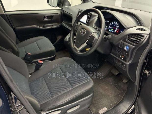 Toyota Noah 2021 Black