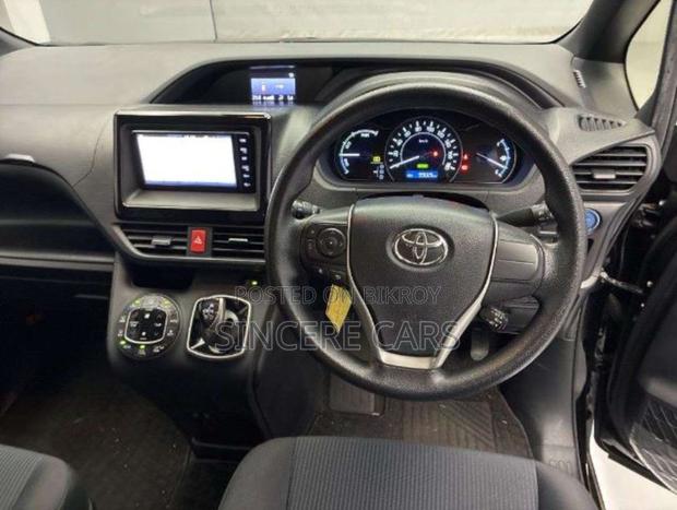 Toyota Noah 2021 Black