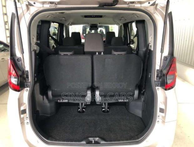 Toyota Noah 2022 Beige