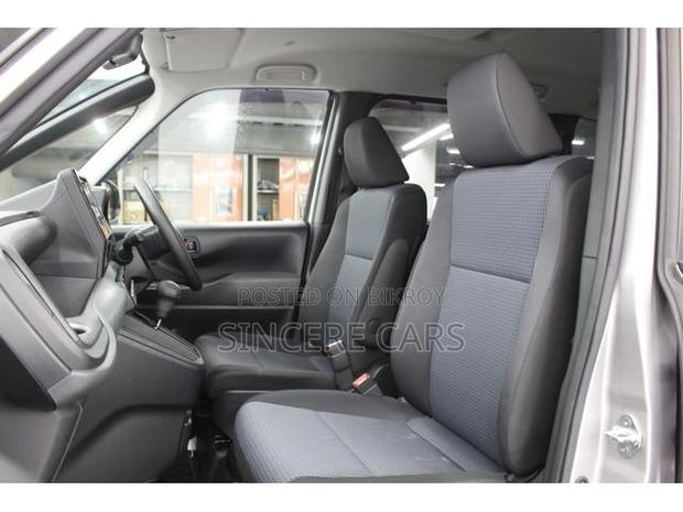 Toyota Noah 2022 Beige