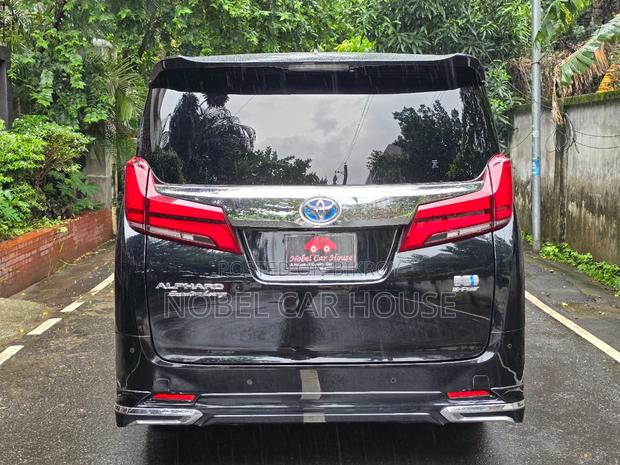 Toyota Alphard 2.5 Hybrid AWD 2019 Black