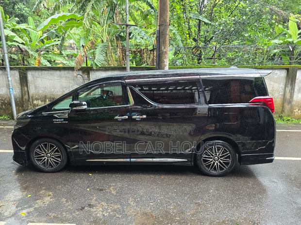 Toyota Alphard 2.5 Hybrid AWD 2019 Black