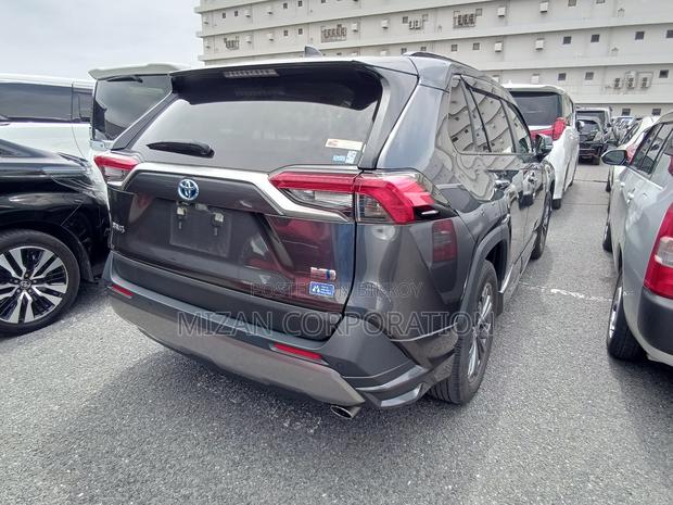 Toyota RAV4 Hybrid 2023 Gray