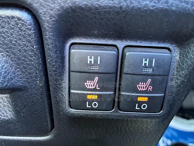 Toyota Esquire 1.8 FWD Hybrid (7 Seater) 2020 Blue