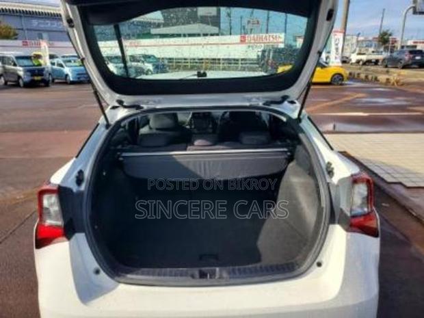 Toyota Prius 2021 Pearl