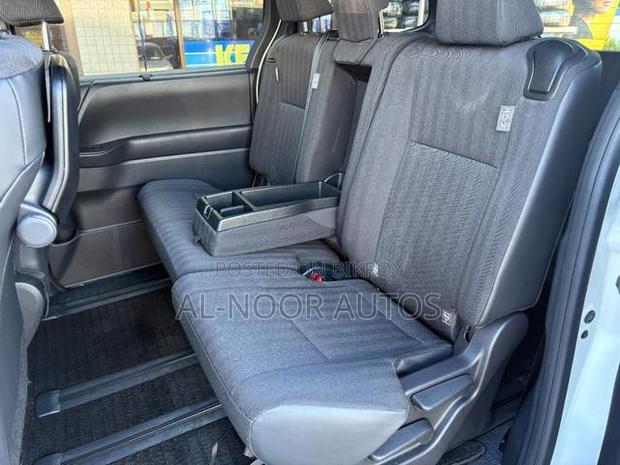 Toyota Noah 2022 Pearl