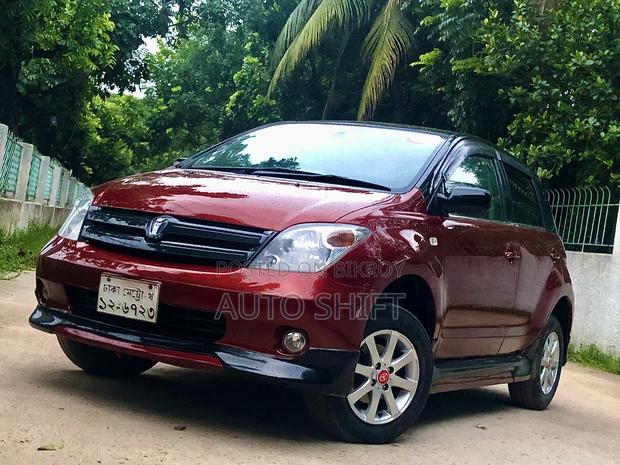 Toyota IST 2005