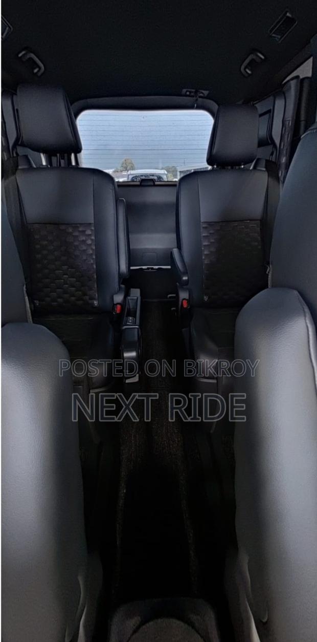 New Toyota Voxy Hybrid S-Z 2WD 7-Seater 2023 Pearl