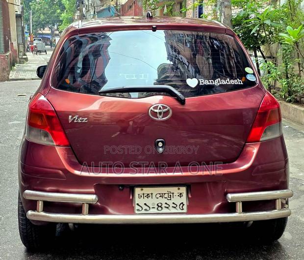 Toyota Vitz 1.0 FWD 3dr 2010 Maroon