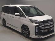 Toyota Noah 2022 White for sale