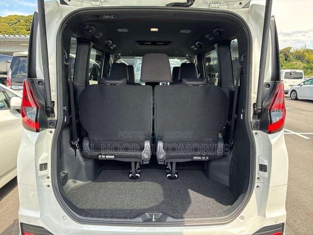 Toyota Noah 2022 White