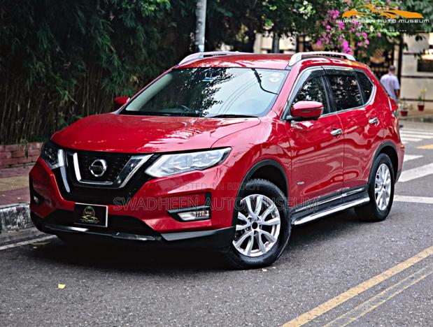 Nissan X-Trail 2.0 Hybrid AWD 2018 Red