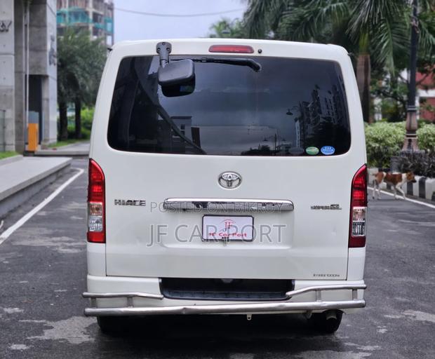 New Toyota Noah 2017 Pearl