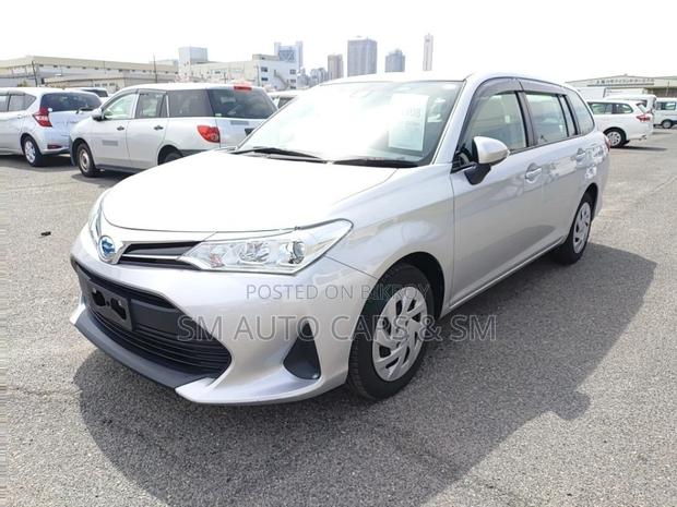 Toyota Corolla Fielder 1.5 Hybrid FWD 2021 Silver