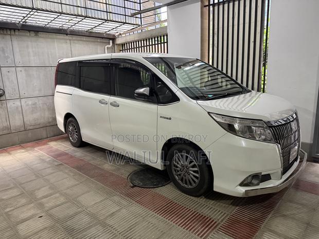 Toyota Esquire 1.8 FWD Hybrid (7 Seater) 2016 Pearl