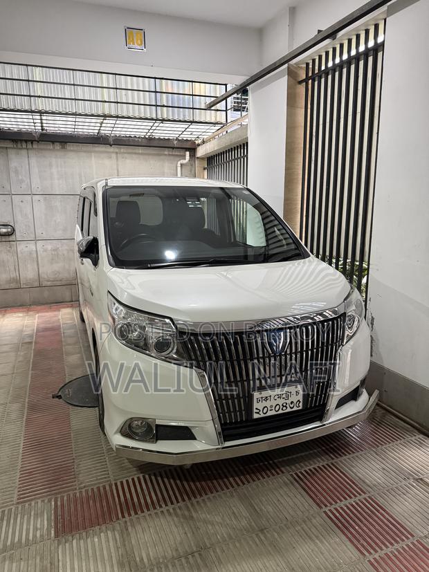 Toyota Esquire 1.8 FWD Hybrid (7 Seater) 2016 Pearl