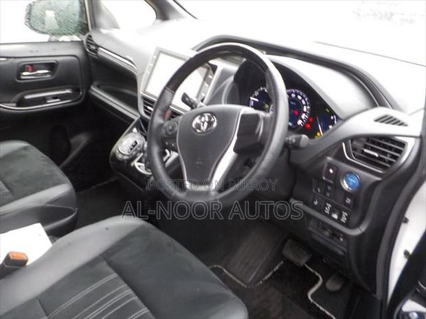 Toyota Esquire 2021 White