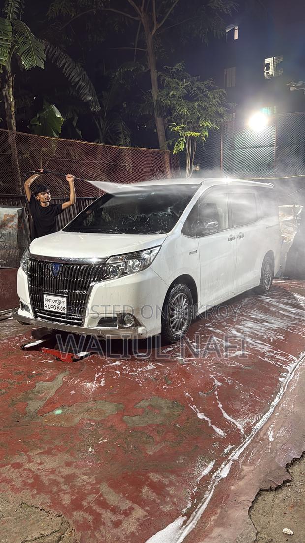Toyota Esquire 1.8 FWD Hybrid (7 Seater) 2016 Pearl
