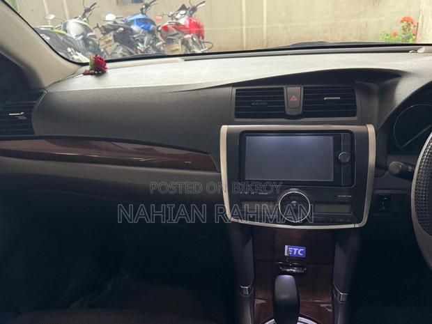 Toyota Premio 2014 Blue