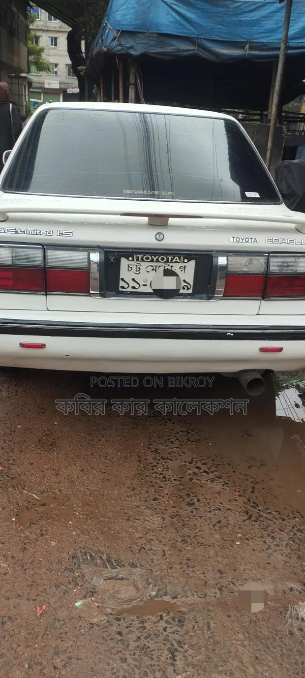 Toyota Corolla 1990 White