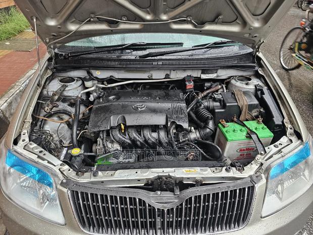 Toyota Corolla 2004 Silver
