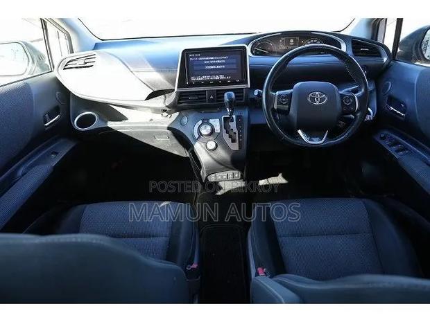 Toyota Sienta 2021 Pearl