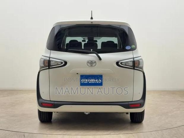 Toyota Sienta 2021 Pearl
