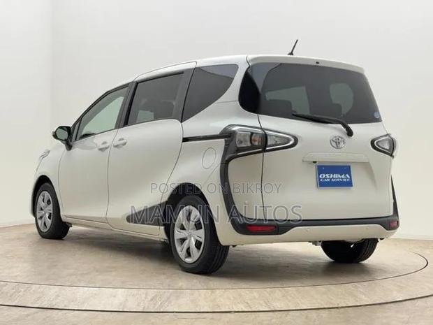 Toyota Sienta 2021 Pearl