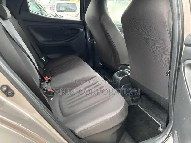 Toyota Yaris 2021 Brown