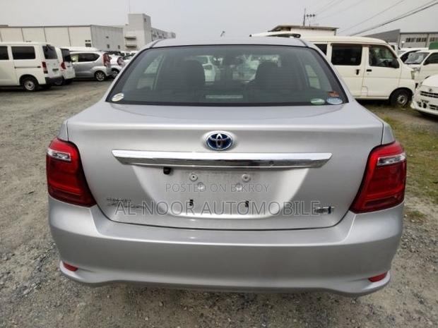 Toyota Axio 2021 Silver