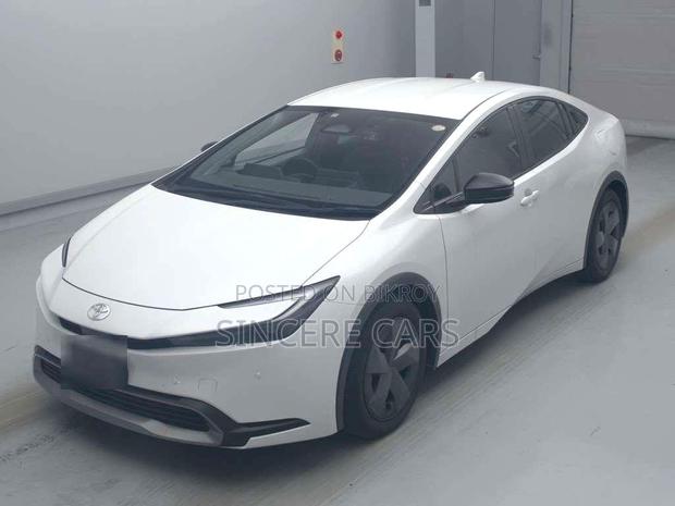 Toyota Prius 2023 Pearl