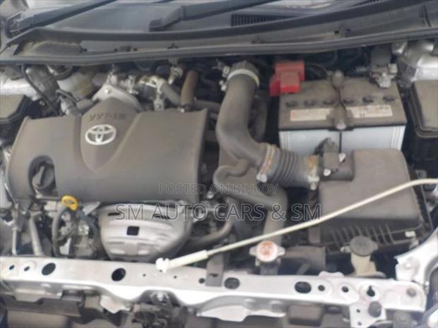 Toyota Axio 2021 Silver