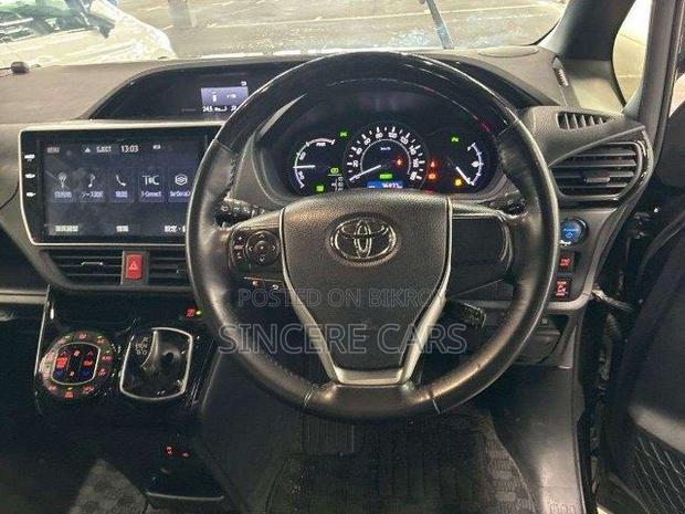 Toyota Noah 2021 Black