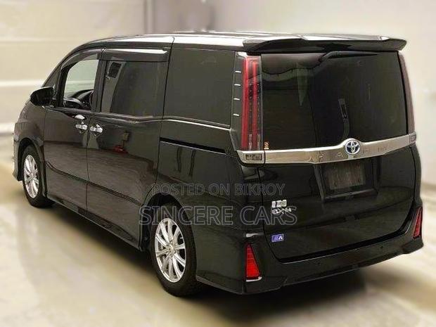Toyota Noah 2021 Black