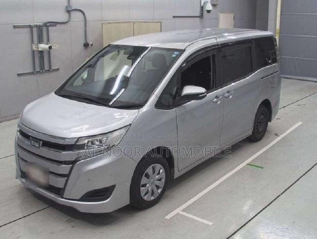 Toyota Noah 2021 Silver