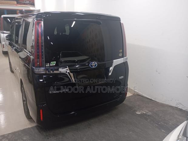 Toyota Noah 1.8 FWD Hybrid (7 Seater) 2021 Black