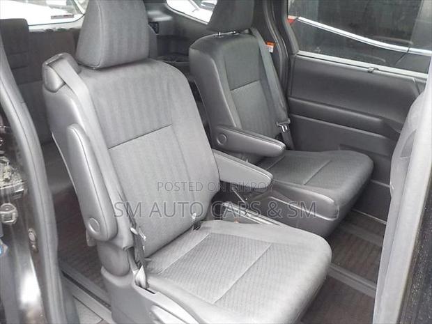 Toyota Noah 2023 Red