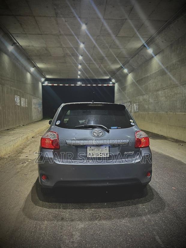 Toyota Auris 2011 Gray