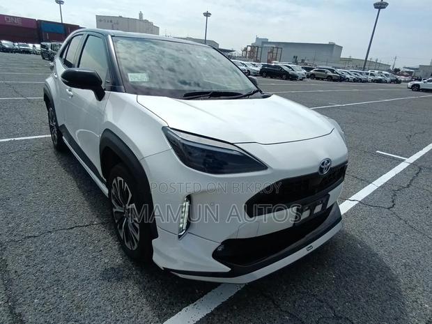 Toyota Yaris 2021 Pearl