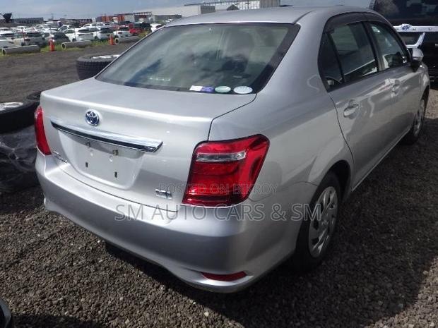 Toyota Axio 2021 Silver