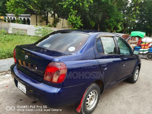 Toyota Platz 2000 Blue