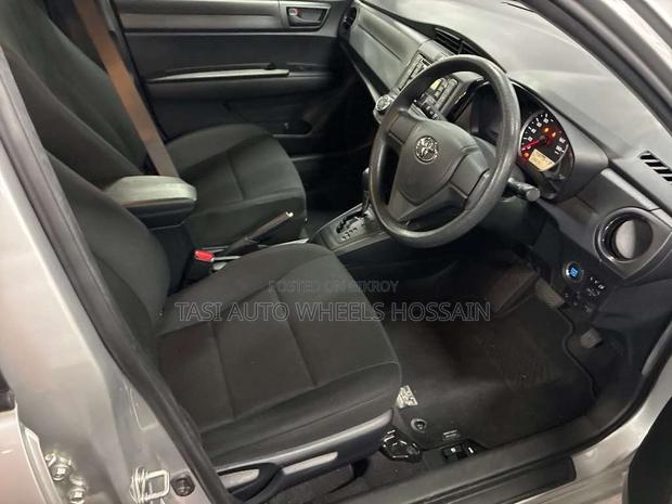 Toyota Axio 2021 Silver