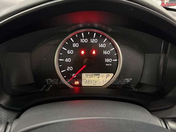 Toyota Axio 2021 Silver