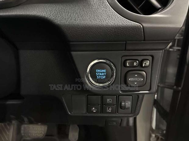 Toyota Axio 2021 Silver