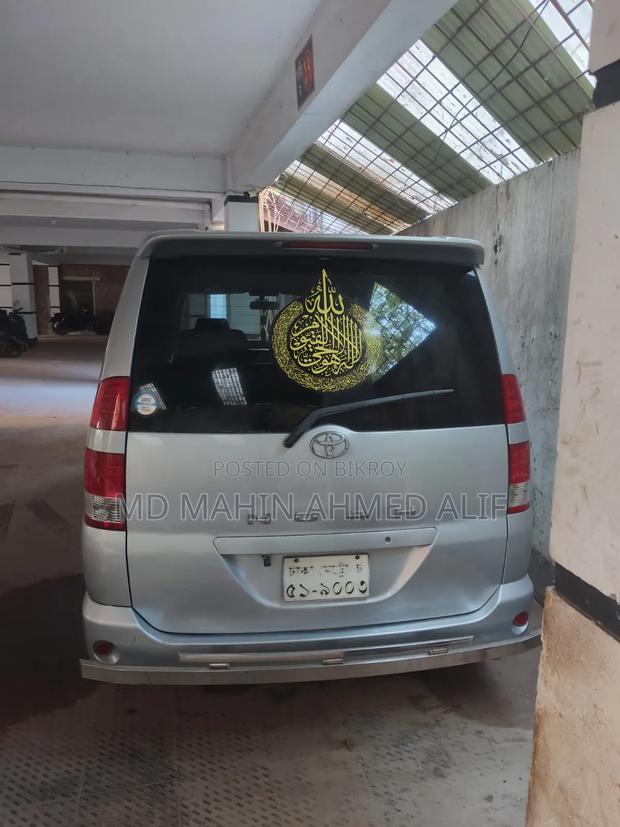 Toyota Noah 2003 Silver