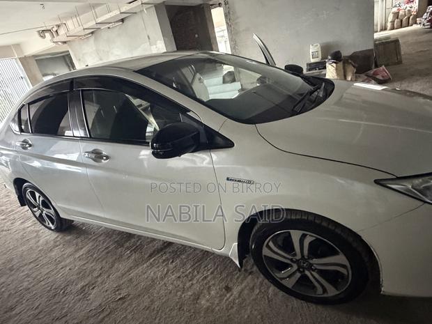 Honda Grace 1.5 Hybrid FWD 2015 Pearl