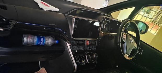 Toyota Voxy 2019 Pearl
