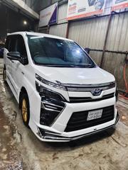 Toyota Voxy 2019 Pearl for sale