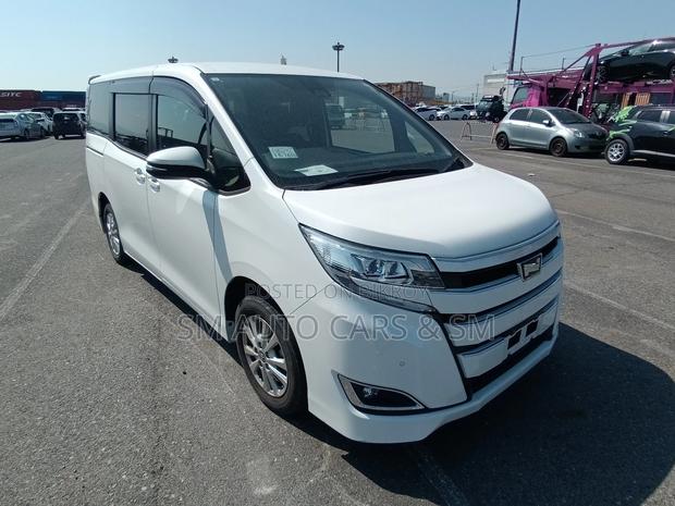 Toyota Noah 2.0 FWD (8 Seater) 2021 Pearl