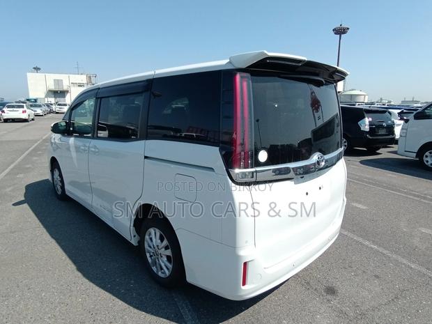 Toyota Noah 2.0 FWD (8 Seater) 2021 Pearl